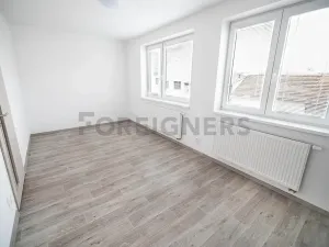 Pronájem bytu 1+kk, Brno, Poděbradova, 29 m2