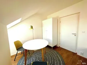 Prodej ubytování, Praha - Smíchov, Arbesovo náměstí, 930 m2