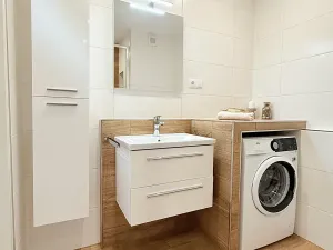 Pronájem bytu 1+1, Liberec, Letná, 39 m2