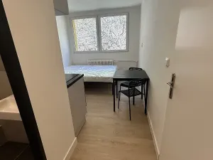 Pronájem bytu 1+kk, Praha - Vysočany, U vinných sklepů, 20 m2