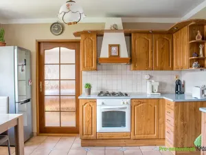 Prodej rodinného domu, Osek, 192 m2