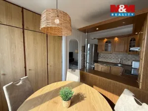 Pronájem bytu 3+1, Praha - Kobylisy, Střekovská, 65 m2