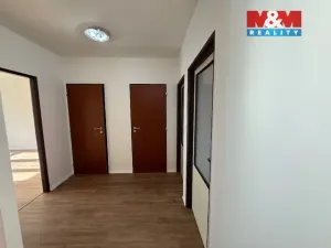 Pronájem bytu 3+1, Praha - Troja, Svídnická, 65 m2