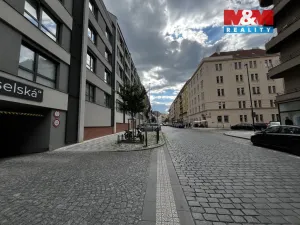 Pronájem garážového stání, Praha - Nusle, Nuselská, 16 m2