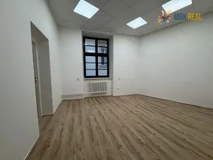 Pronájem kanceláře, Brno, Starobrněnská, 37 m2