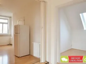 Pronájem bytu 2+kk, Praha, Nad Rohatci, 43 m2