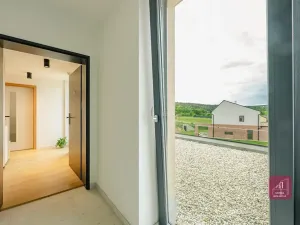Pronájem bytu 2+kk, Mokrá-Horákov, 63 m2