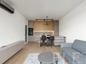 Pronájem bytu 2+kk, Praha - Bubeneč, Vítězné náměstí, 63 m2
