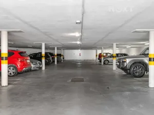 Prodej podílu garážového stání, Brno, Högrova, 11 m2