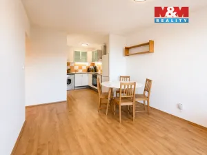 Pronájem bytu 2+kk, Praha - Petrovice, Kurčatovova, 43 m2