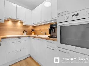 Prodej bytu 2+kk, Praha - Háje, Steinerova, 42 m2