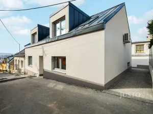 Prodej bytu 2+1, Brno, Kosatcová, 80 m2