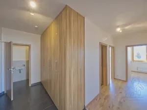 Prodej bytu 3+kk, Praha - Vysočany, Modrého, 77 m2