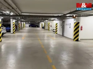 Pronájem garážového stání, Praha, Na vrších, 10 m2