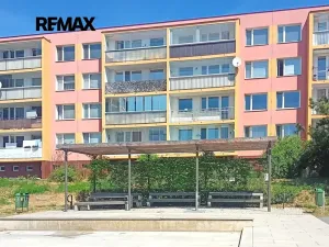 Prodej bytu 1+kk, Slaný, Na Dolíkách, 33 m2
