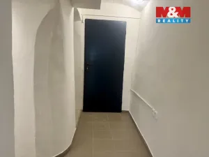 Pronájem obchodního prostoru, Slaný, Třebízského, 29 m2