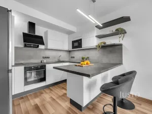 Prodej bytu 3+kk, Praha - Uhříněves, Oty Bubeníčka, 51 m2