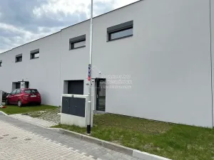 Pronájem rodinného domu, Praha - Čakovice, Kurta Hubera, 130 m2