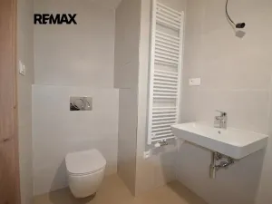 Pronájem bytu 1+kk, Praha - Řeporyje, Jáchymovská, 30 m2