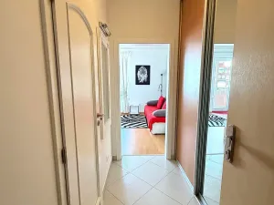 Pronájem bytu 1+kk, Praha - Horní Měcholupy, Na křečku, 42 m2