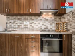 Prodej bytu 2+1, Pardubice - Zelené Předměstí, Benešovo náměstí, 53 m2