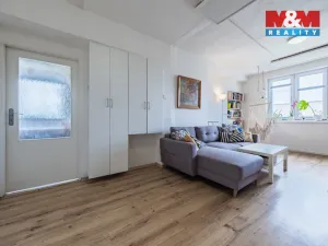 Prodej bytu 4+1, Větrušice, Jižní, 74 m2