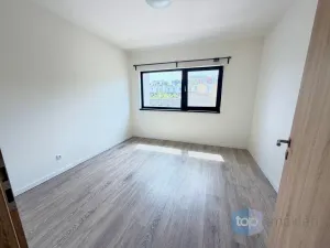 Pronájem bytu 3+kk, Králův Dvůr, Tři Vršky, 67 m2
