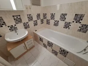 Pronájem bytu 2+1, Hradec Králové, U Koruny, 75 m2