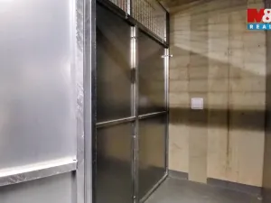 Pronájem bytu 2+kk, Praha - Hloubětín, Kardašovská, 39 m2