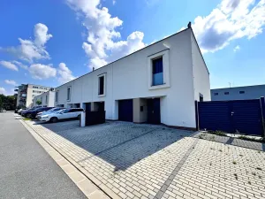 Pronájem rodinného domu, Hradec Králové, 166 m2
