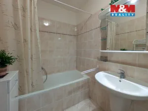 Pronájem bytu 2+kk, Praha - Horní Počernice, Božanovská, 65 m2