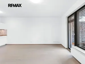 Pronájem bytu 2+kk, Praha - Jinonice, Kloudova, 50 m2