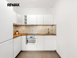 Pronájem bytu 2+kk, Praha - Jinonice, Kloudova, 50 m2