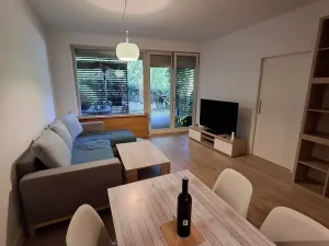Pronájem bytu 2+kk, Praha - Hrdlořezy, Mezilehlá, 81 m2