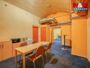 Pronájem obchodního prostoru, Plzeň - Jižní Předměstí, Americká, 145 m2