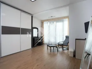 Pronájem rodinného domu, Praha - Dolní Měcholupy, Nad sadem, 204 m2