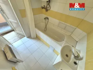 Pronájem bytu 1+kk, Praha - Holešovice, Stupkova, 31 m2