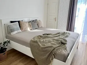 Pronájem bytu 3+kk, Praha - Bubeneč, Sládkova, 58 m2