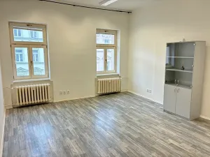 Pronájem kanceláře, Karlovy Vary, T. G. Masaryka, 30 m2