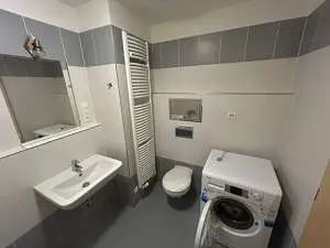 Pronájem bytu 2+kk, Praha - Hloubětín, Nademlejnská, 50 m2