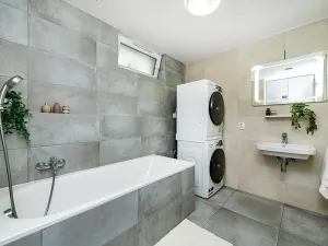 Prodej bytu 2+kk, Praha - Hrdlořezy, Mezilehlá, 51 m2
