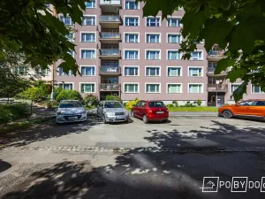 Prodej bytu 2+1, Plzeň - Skvrňany, Macháčkova, 63 m2
