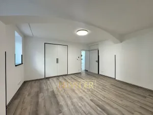 Pronájem bytu 2+kk, Teplice, Masarykova třída, 74 m2