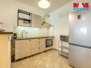 Prodej bytu 2+kk, Zeleneč, Čsl. armády, 44 m2