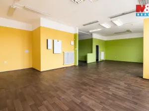 Pronájem obchodního prostoru, Louny, Náměstí Benedikta Rejta, 82 m2