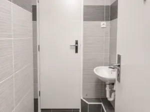 Pronájem obchodního prostoru, Louny, Náměstí Benedikta Rejta, 82 m2