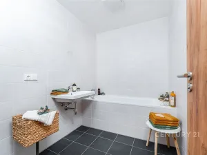 Pronájem bytu 2+kk, Praha, Plzeňská, 52 m2