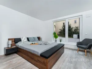 Pronájem bytu 3+kk, Praha, Plzeňská, 100 m2
