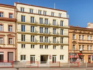 Pronájem bytu 3+kk, Praha, Plzeňská, 100 m2
