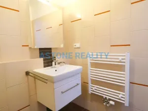 Pronájem bytu 2+kk, Praha - Vršovice, Košická, 69 m2